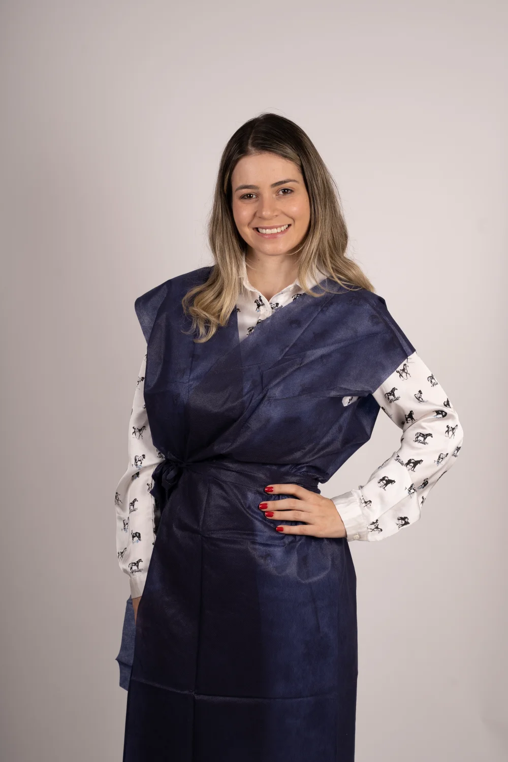 AVENTAL DESC. S. MANGA VIÉS E CINTO ACOPLADO COR AZUL ESCURO PP 30GR TAM. 140*105cm
